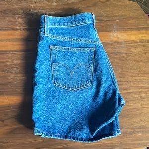 Levi’s 501 Highwaisted Short